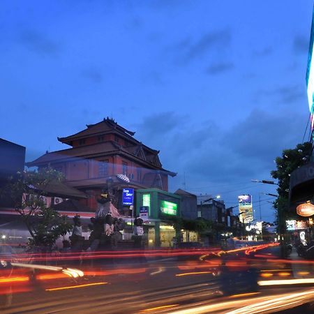 Bemo Corner Guest House Kuta  Exterior photo