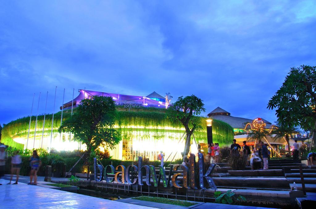 Bemo Corner Guest House Kuta  Exterior photo