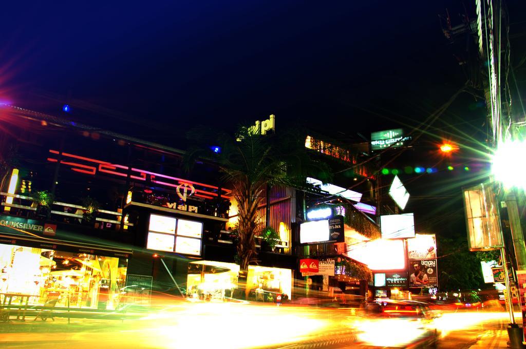 Bemo Corner Guest House Kuta  Exterior photo