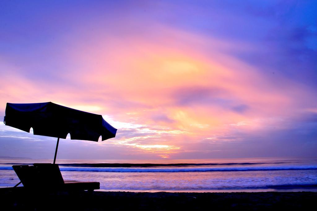 Bemo Corner Guest House Kuta  Exterior photo