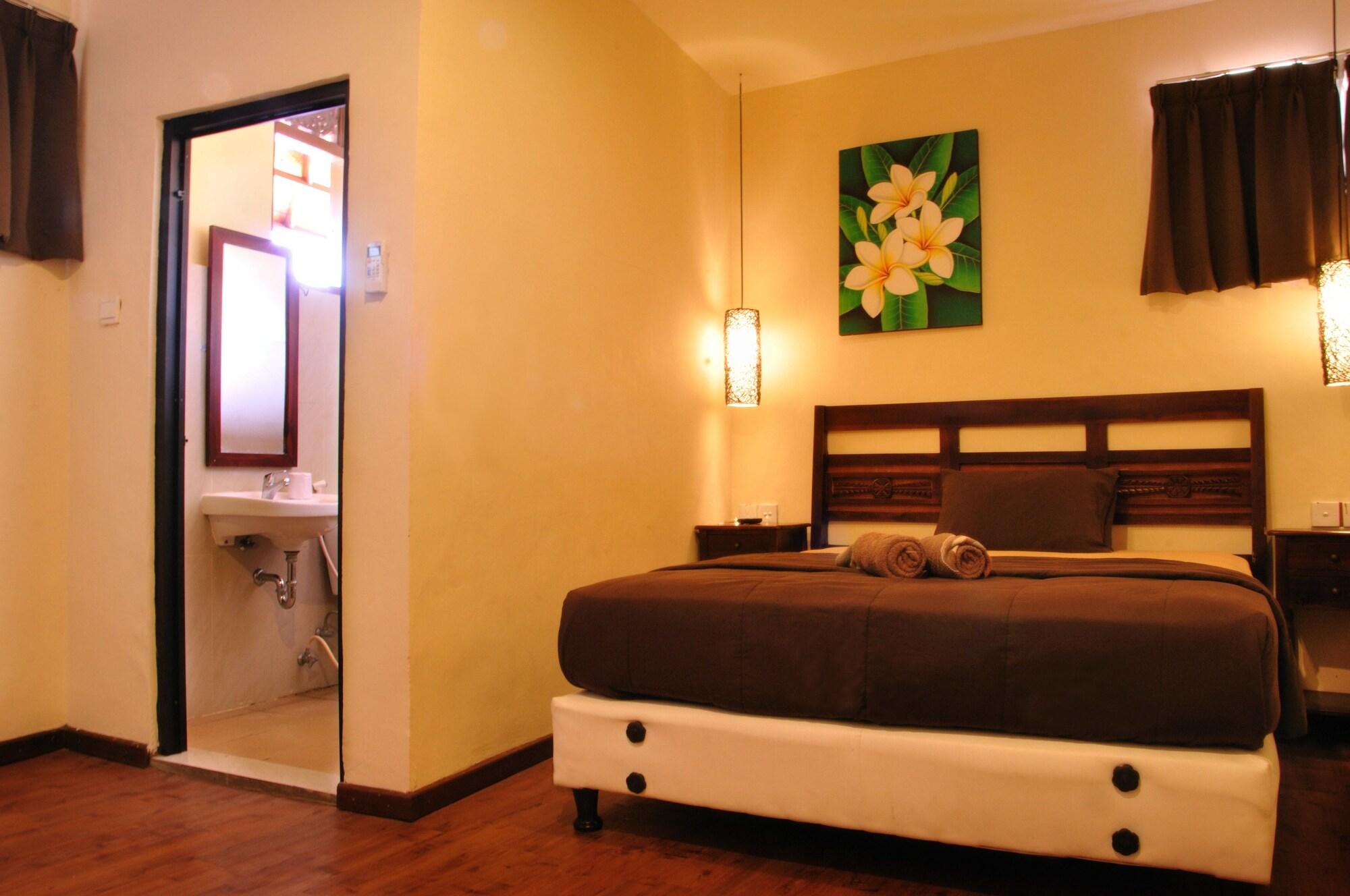 Bemo Corner Guest House Kuta  Exterior photo