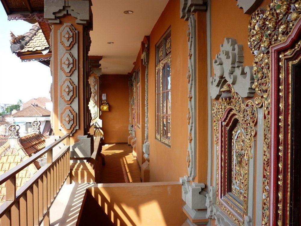 Bemo Corner Guest House Kuta  Exterior photo