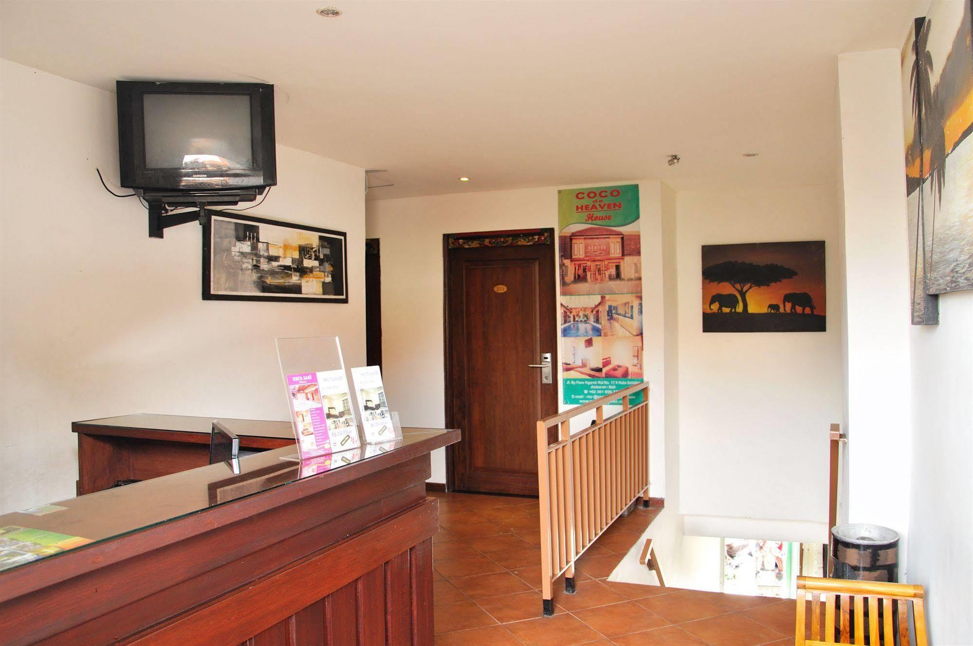 Bemo Corner Guest House Kuta  Exterior photo