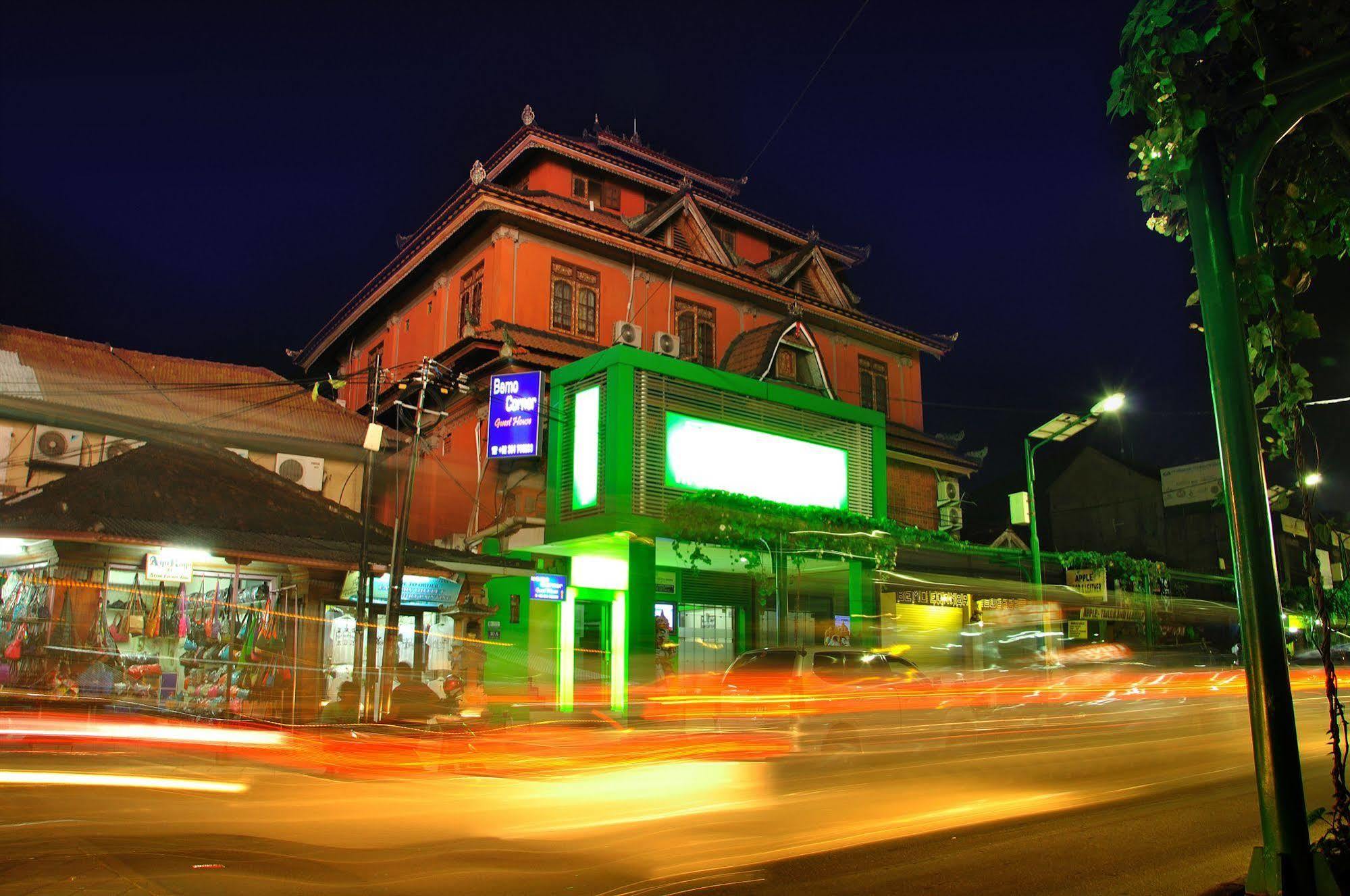 Bemo Corner Guest House Kuta  Exterior photo