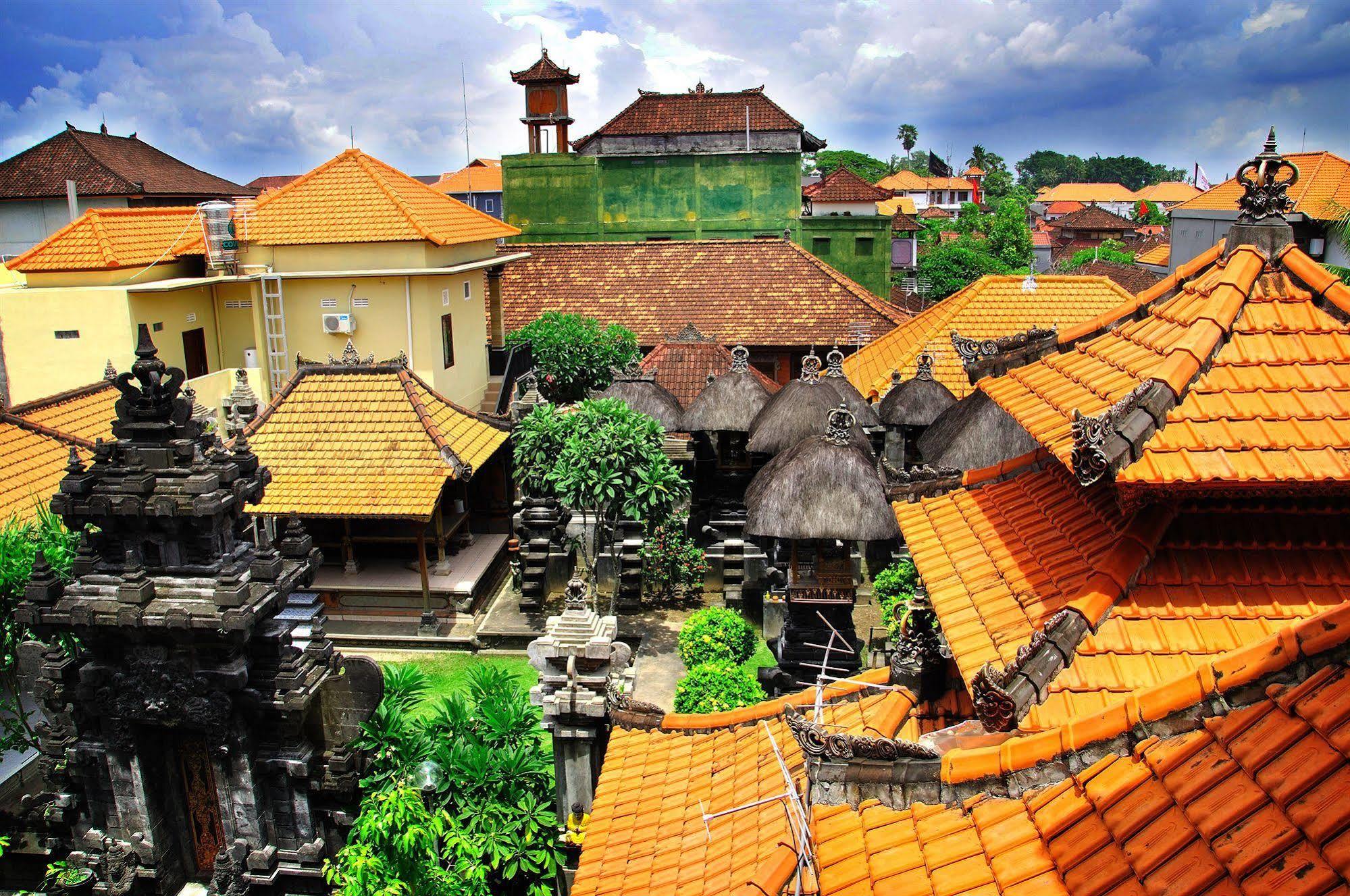Bemo Corner Guest House Kuta  Exterior photo